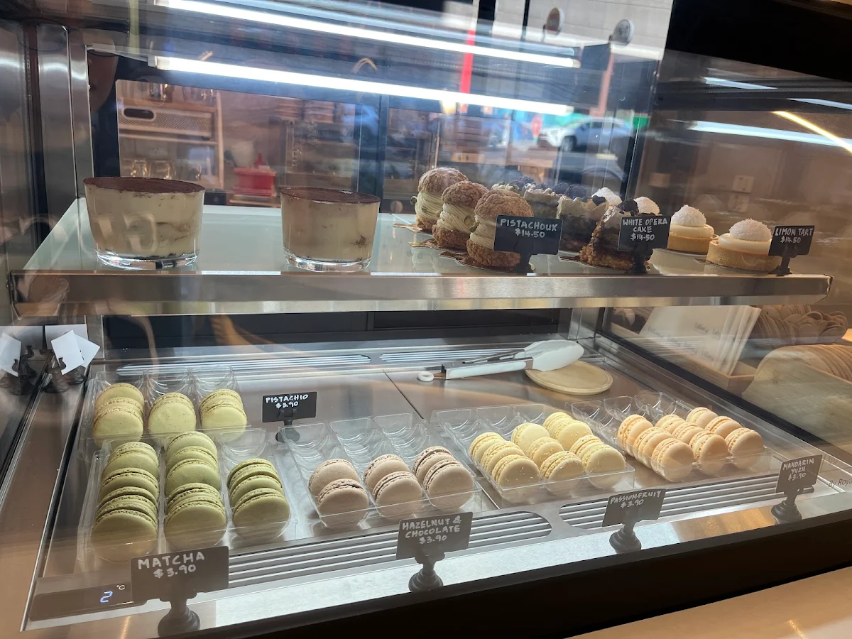 Vibe, WOOSS Au Desserts and Cafe