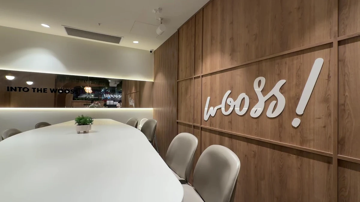 Vibe, WOOSS Au Desserts and Cafe