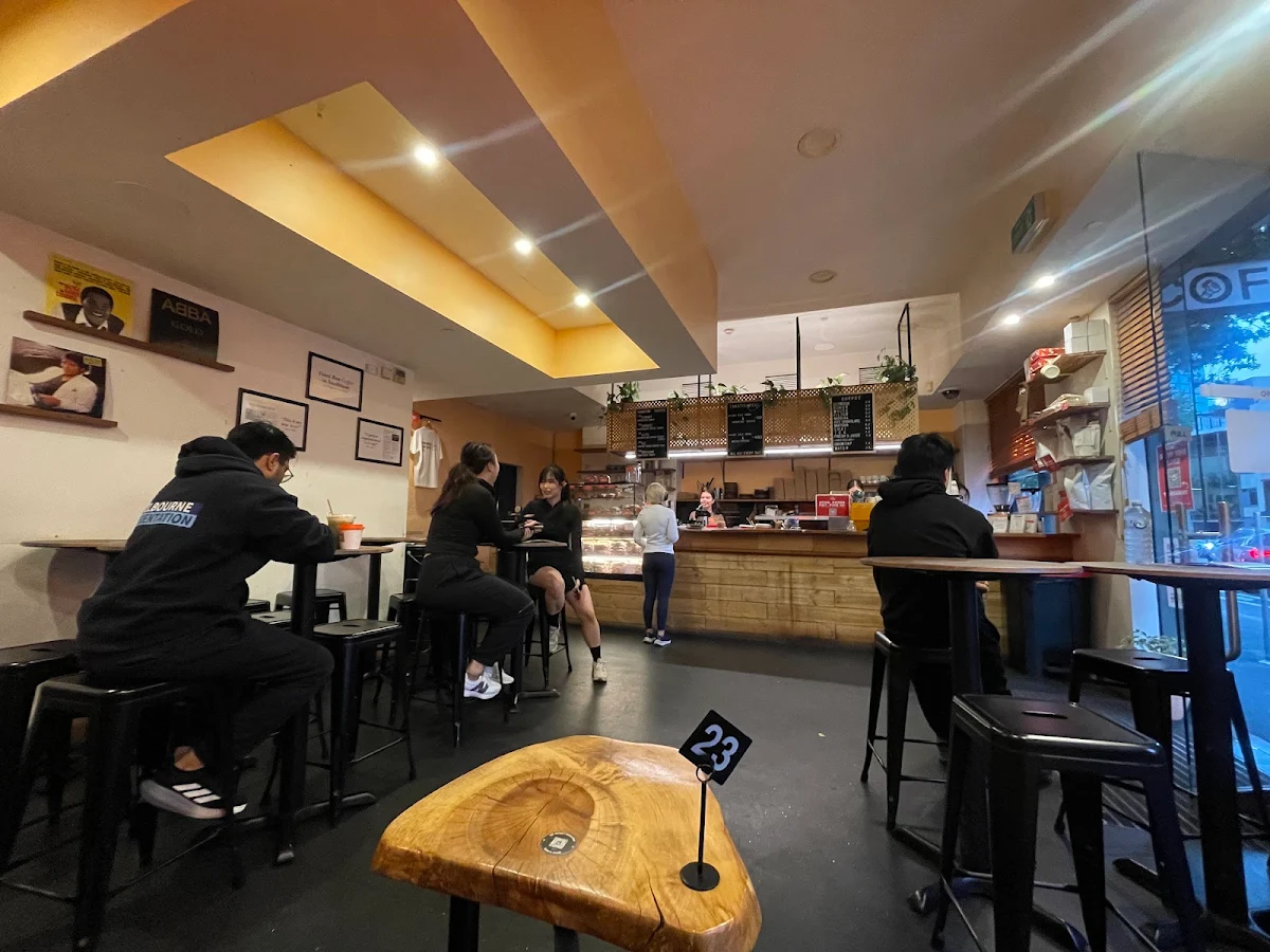 Vibe, Mr. Summit Cafe City Road