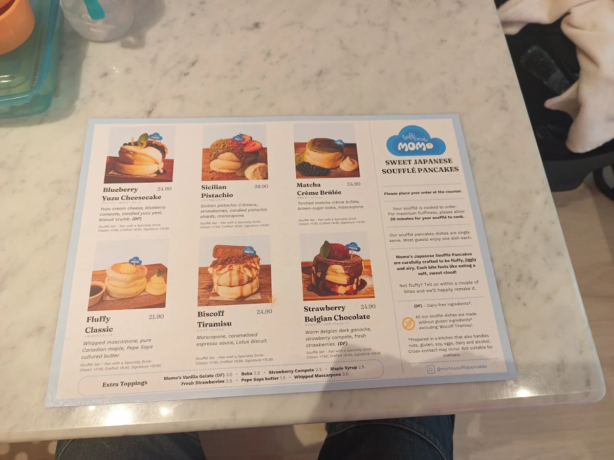 Menu, Momo Soufflé Pancakes
