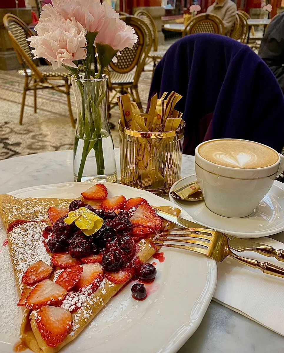 Food & drink, Le Petit Chateau Restaurant