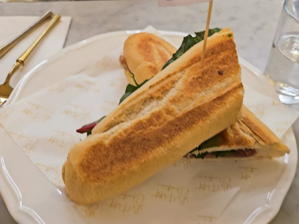 Food & drink, Le Petit Chateau Restaurant