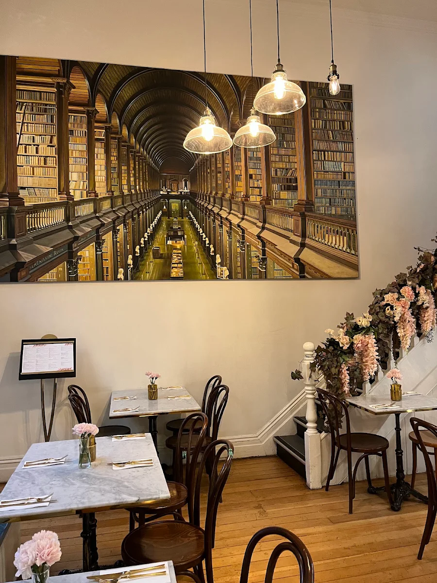 Vibe, Le Petit Chateau Restaurant