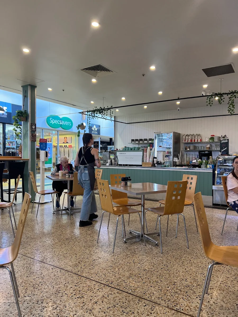 Vibe, Brew and Grind Cafe