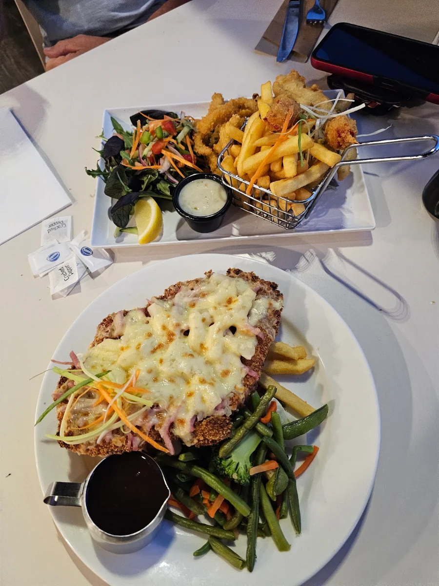 Food & drink, Inverell Sporties
