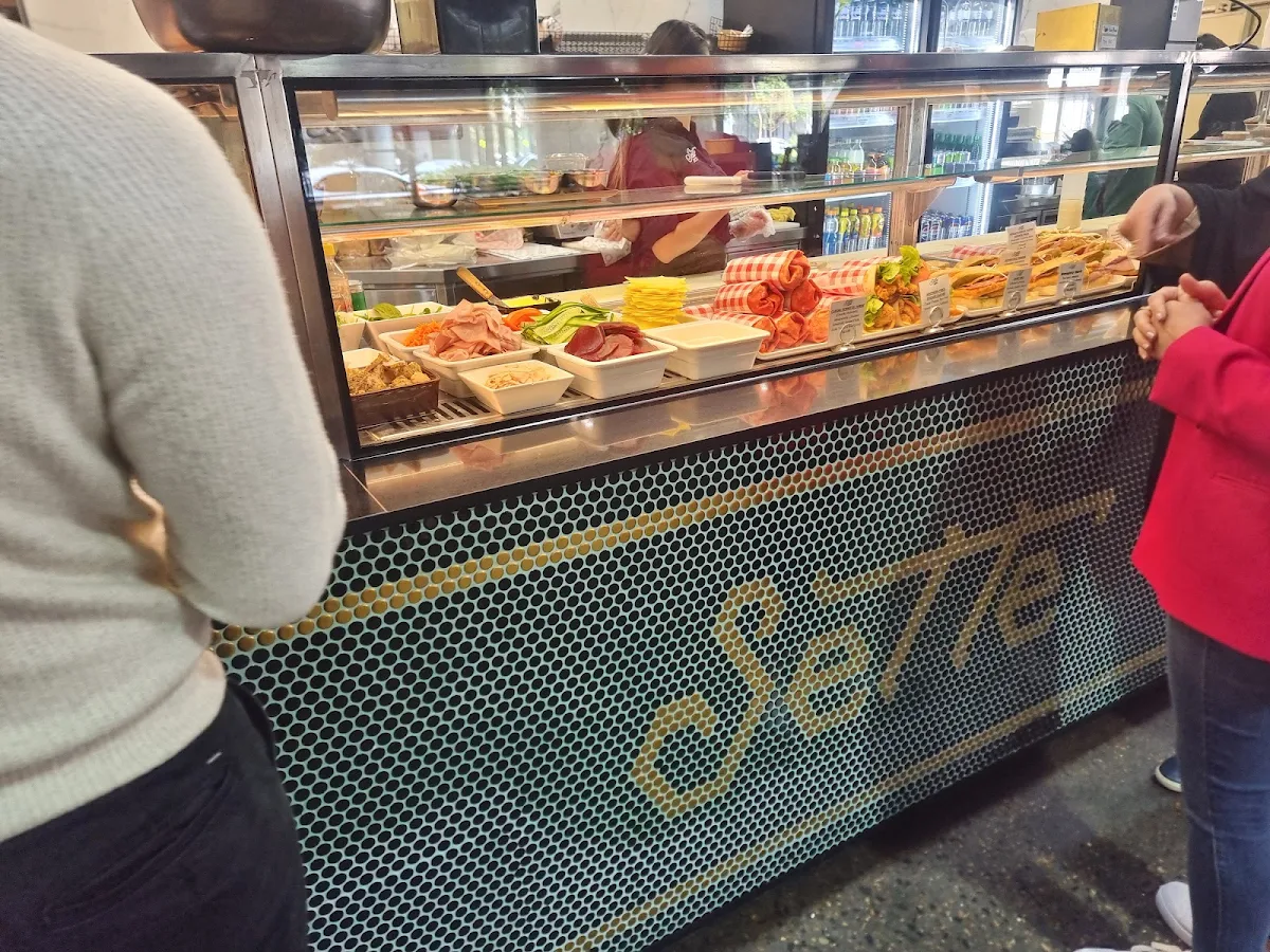 Vibe, Sette Café