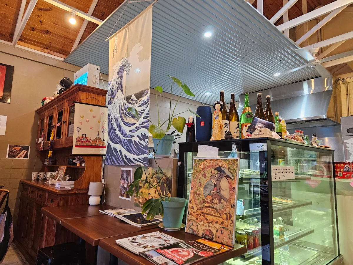Vibe, Hiroko Cafe