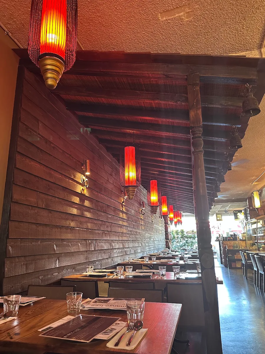 Vibe, Mango Tree Thai Mount Waverley