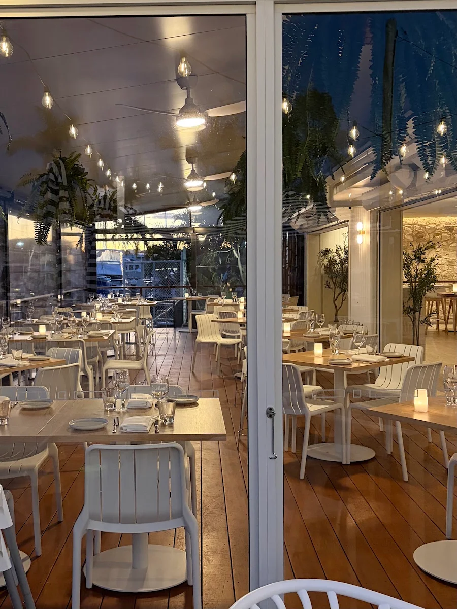 Vibe, River Bar + Dining