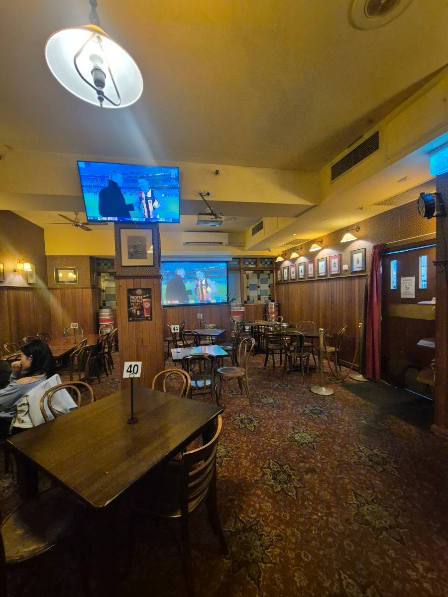 Vibe, The Charles Dickens Tavern