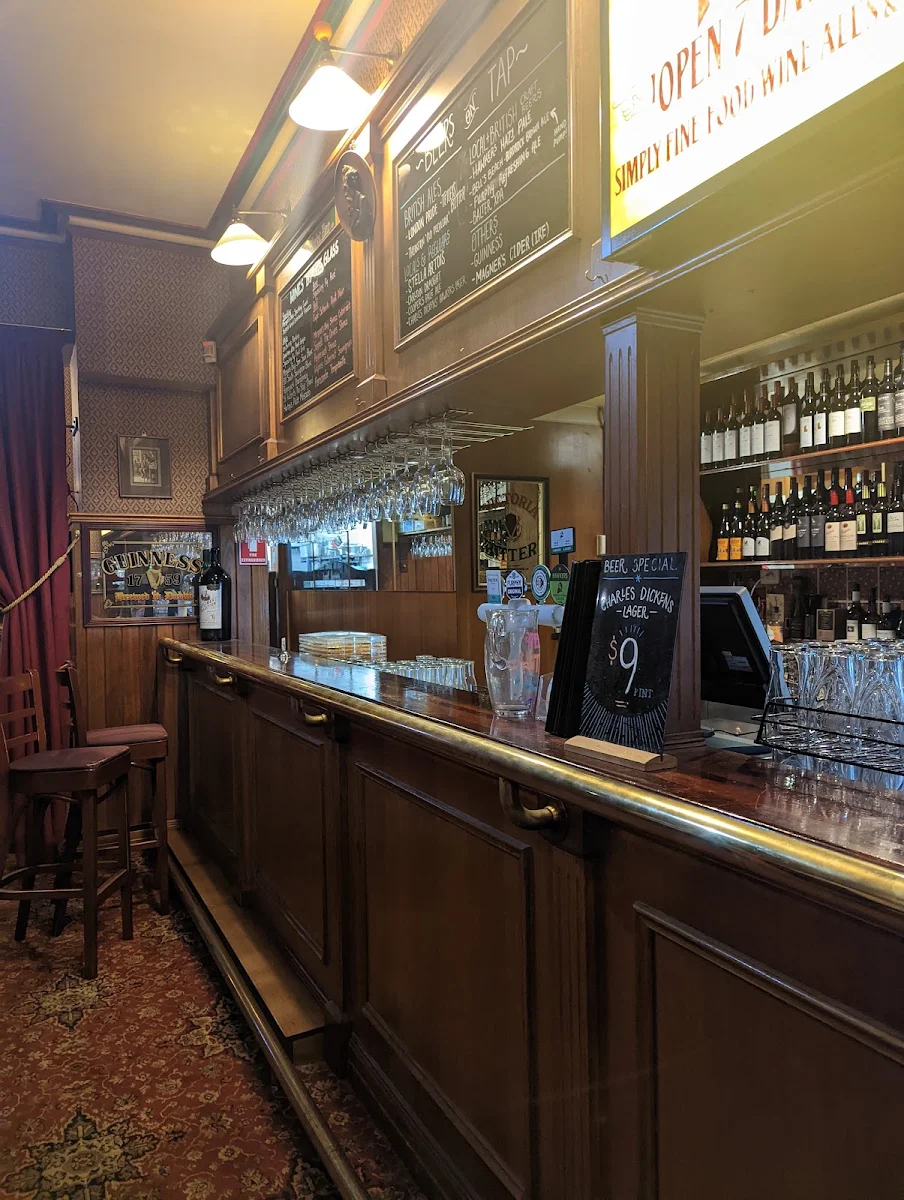 Vibe, The Charles Dickens Tavern