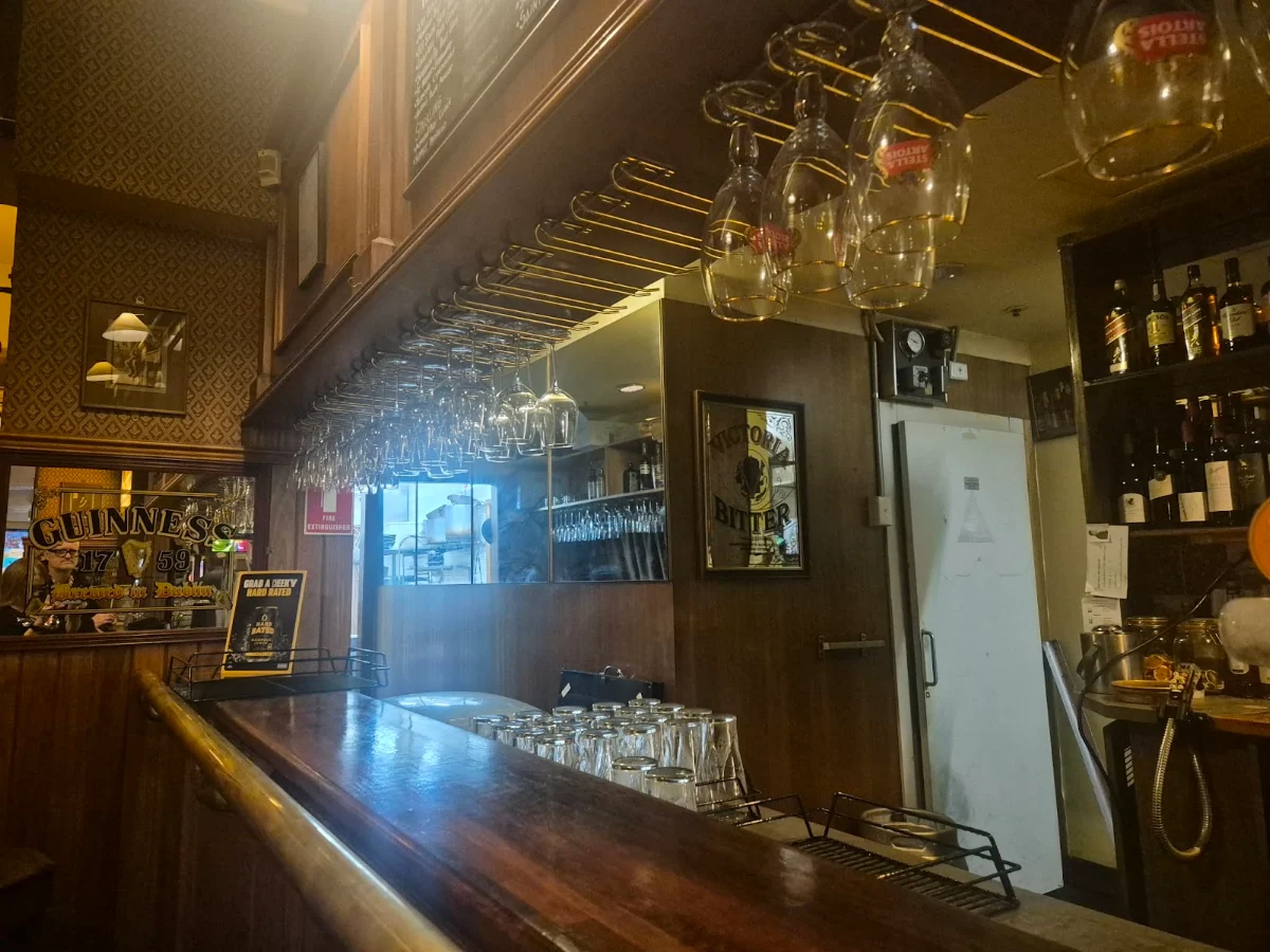 Vibe, The Charles Dickens Tavern
