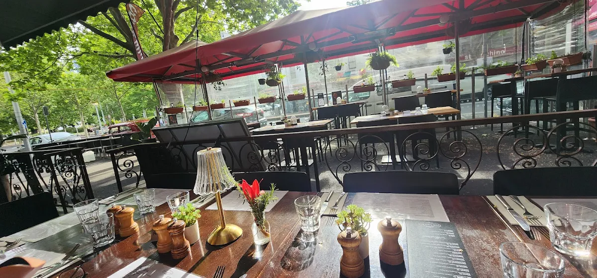 Vibe, Little Lygon Bar