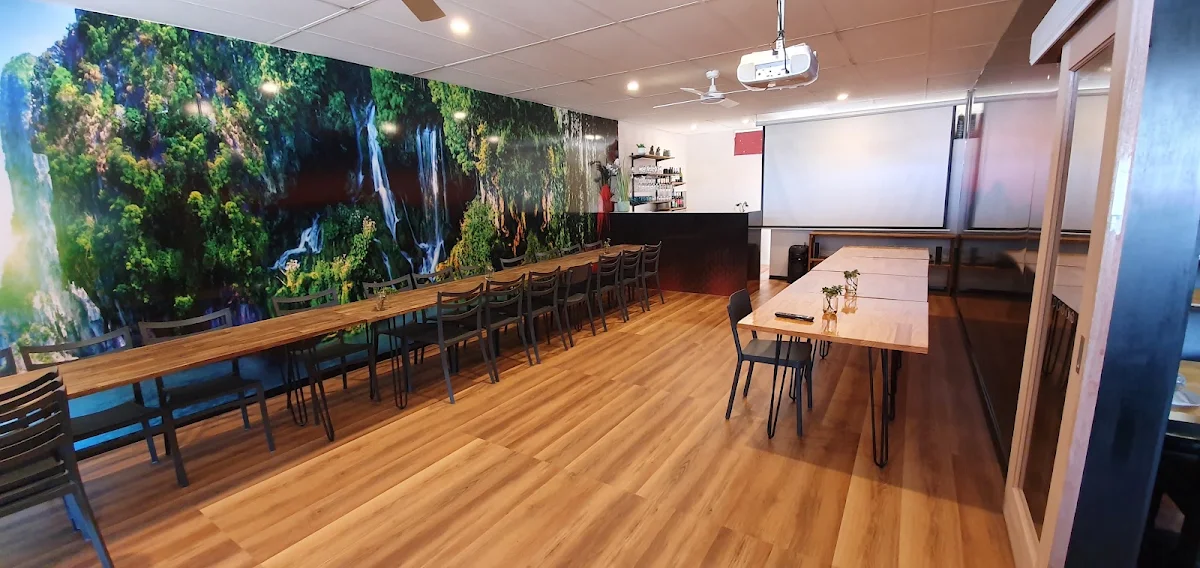 Vibe, Sunisa's Thai Restaurant