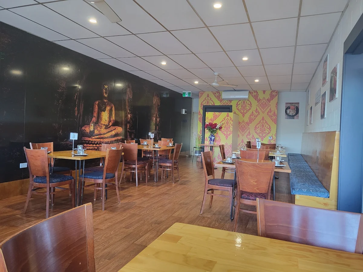 Vibe, Sunisa's Thai Restaurant