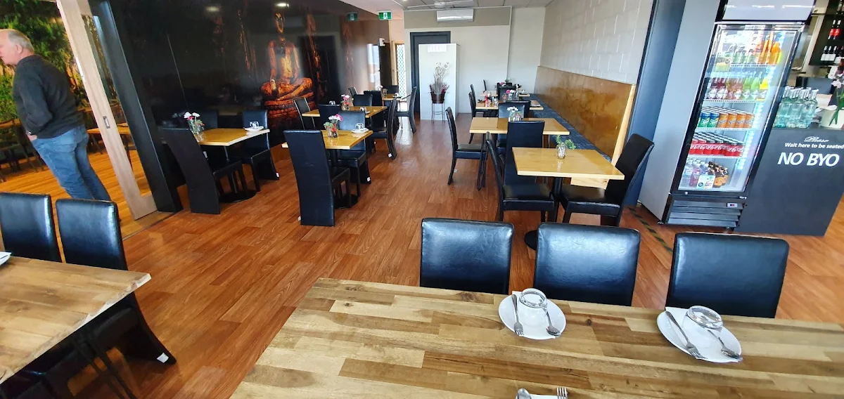 Vibe, Sunisa's Thai Restaurant