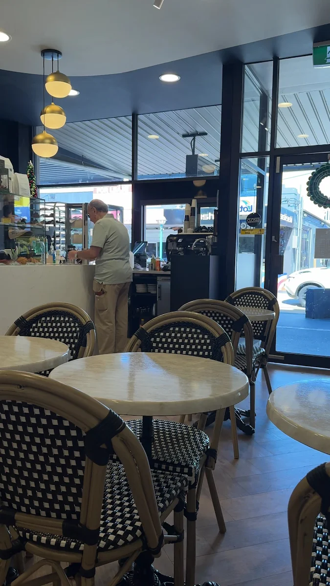 Vibe, T6 Patisserie
