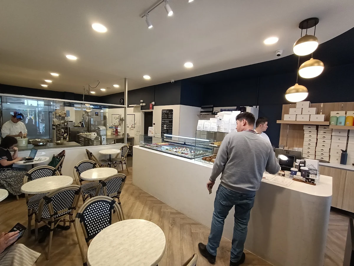 Vibe, T6 Patisserie