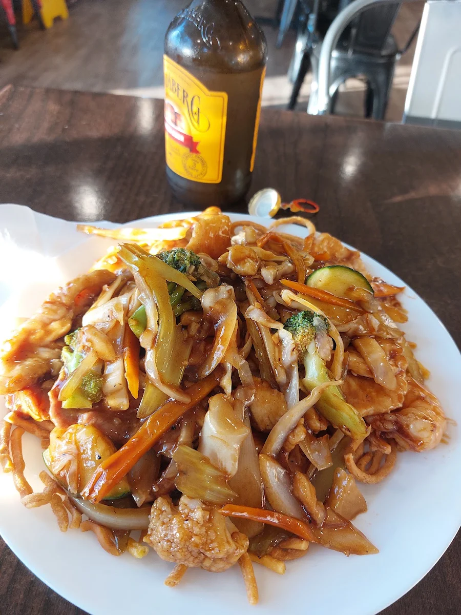 Food & drink, Phoenix House Chinese Restaurant 鳳凰酒家
