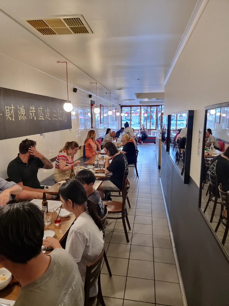 Vibe, Cosy and Tasty Dumpling Restaurant