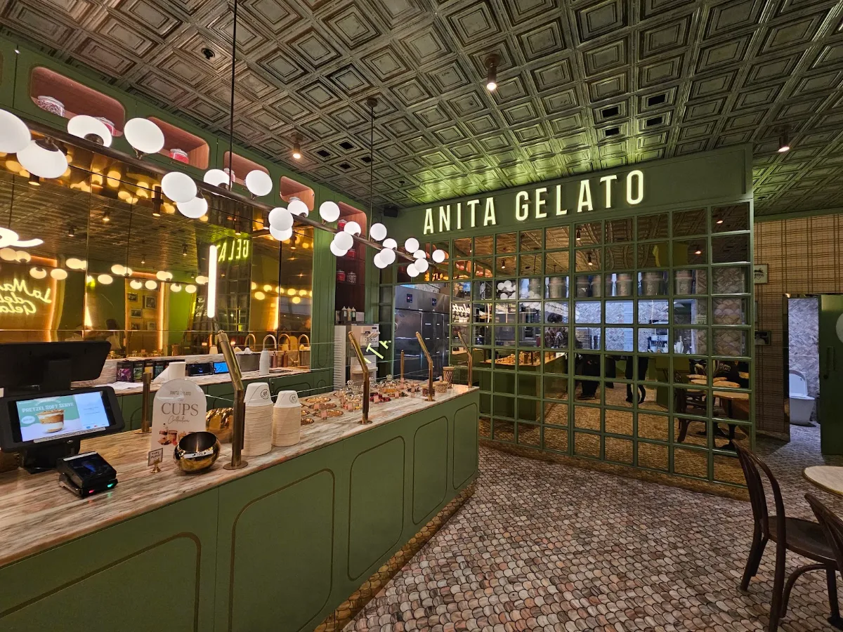 Vibe, Anita Gelato Manly