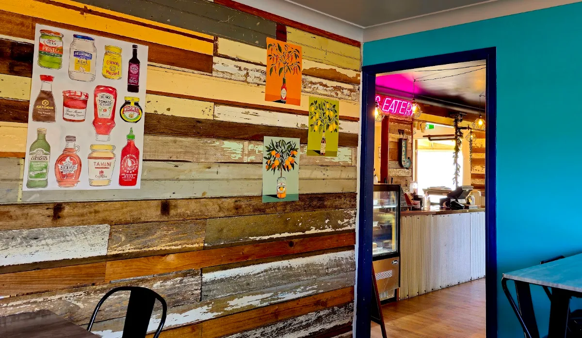 Vibe, Savour This Eatery