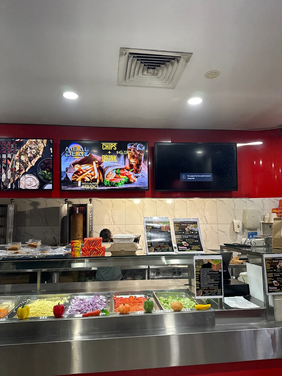 Vibe, OZİ PIZZA&KEBAB