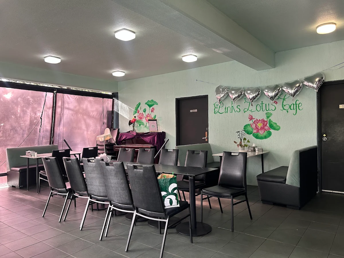 Vibe, Pinks Lotus Cafe