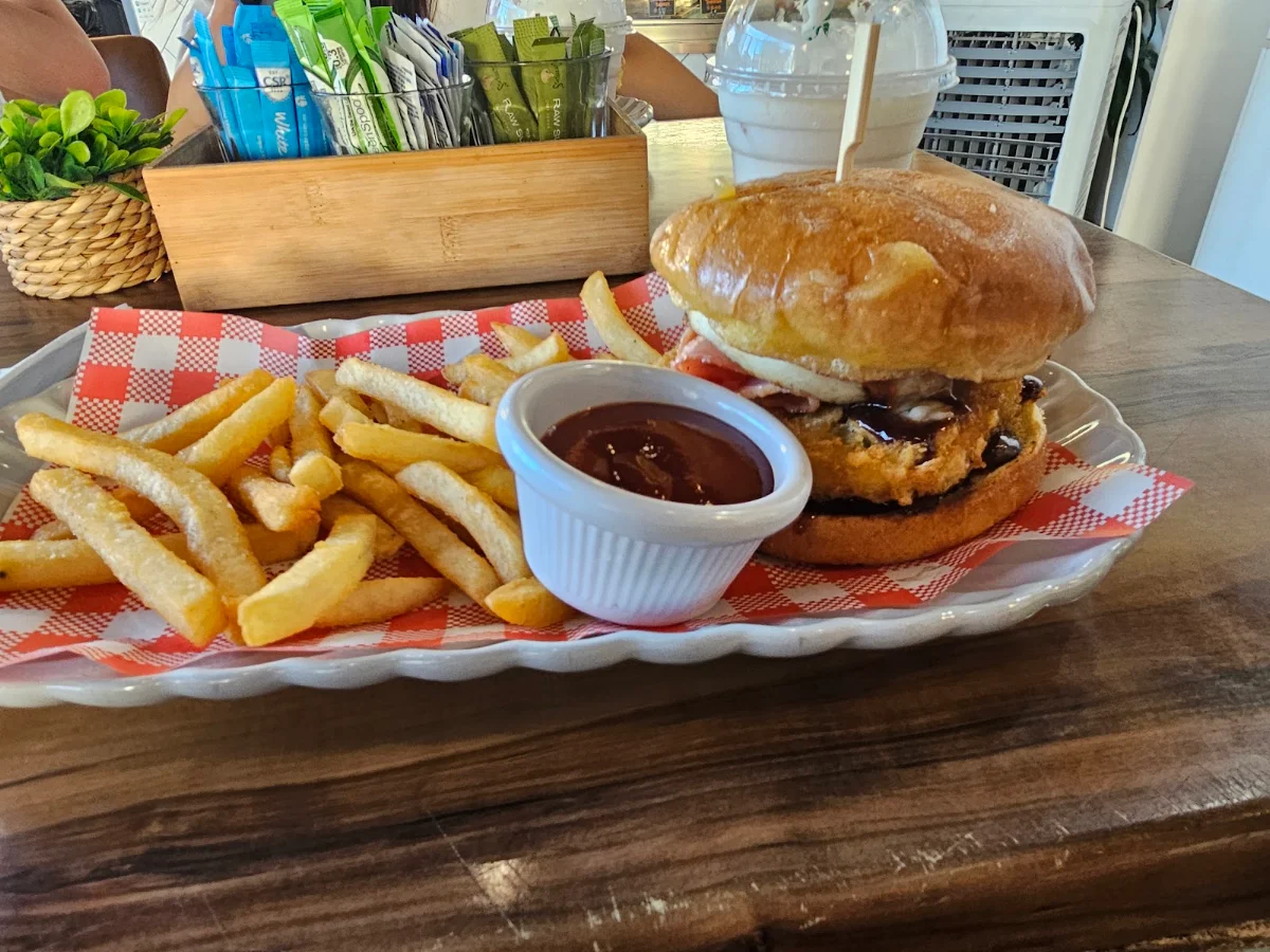 Food & drink, Bowen Arrow Cafe