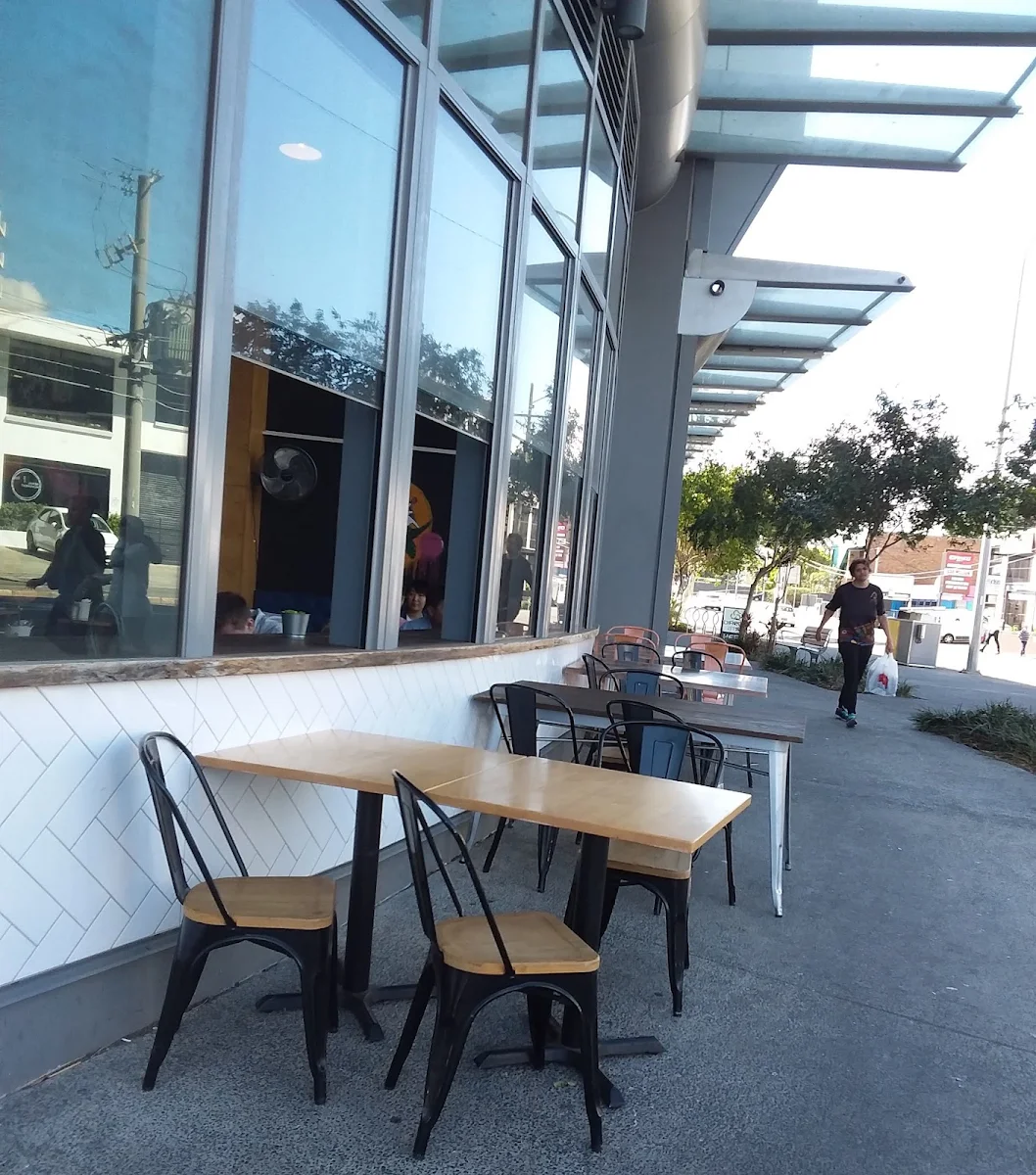 Vibe, Bowen Arrow Cafe