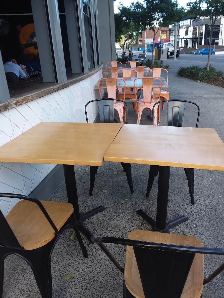 Vibe, Bowen Arrow Cafe