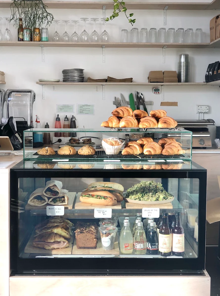 Vibe, Refinery Coffee