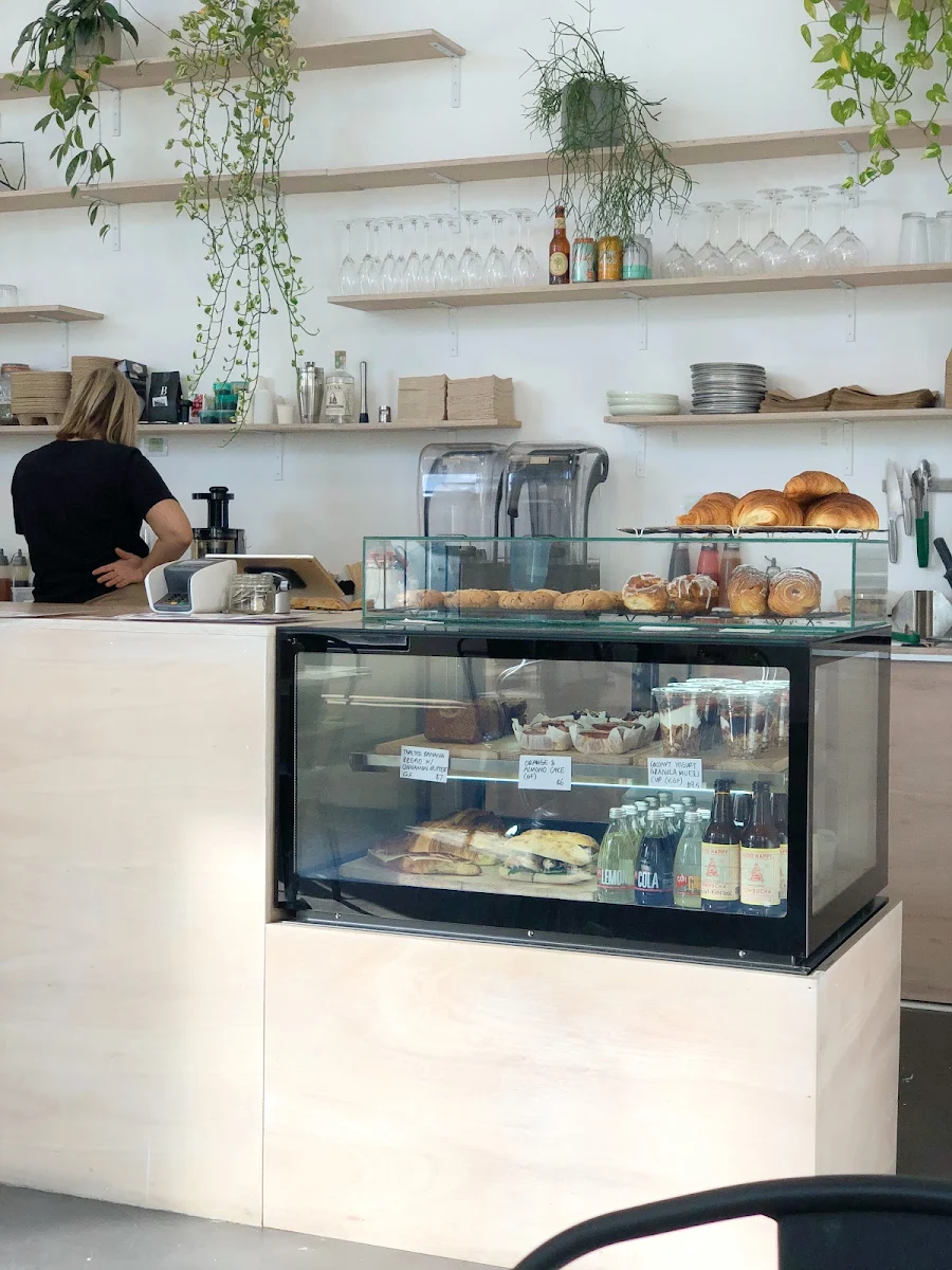 Vibe, Refinery Coffee