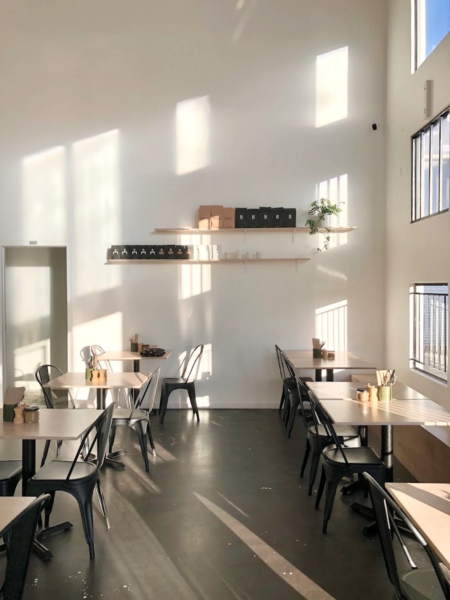 Vibe, Refinery Coffee