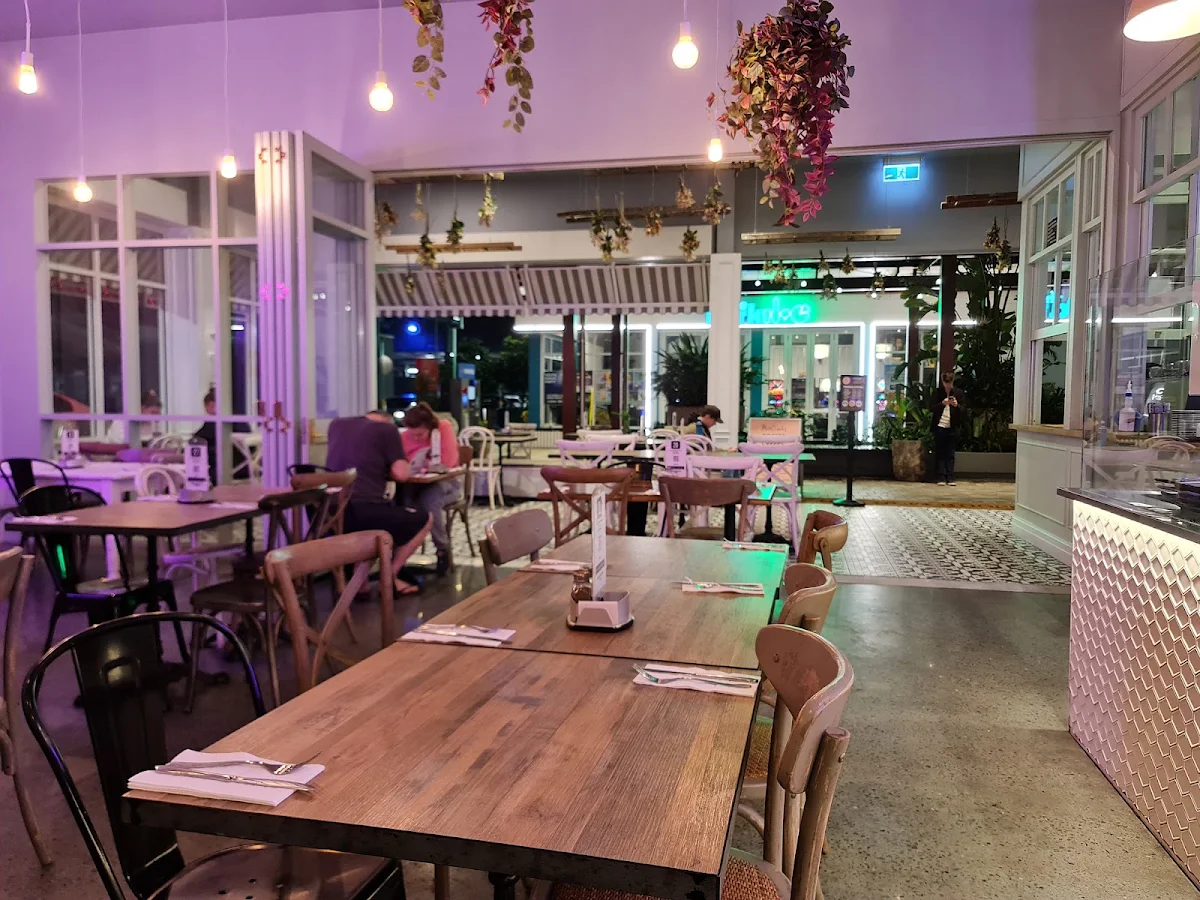 Vibe, Miss Claudes Crepes Coomera