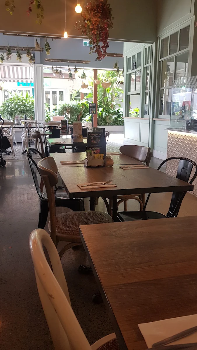 Vibe, Miss Claudes Crepes Coomera