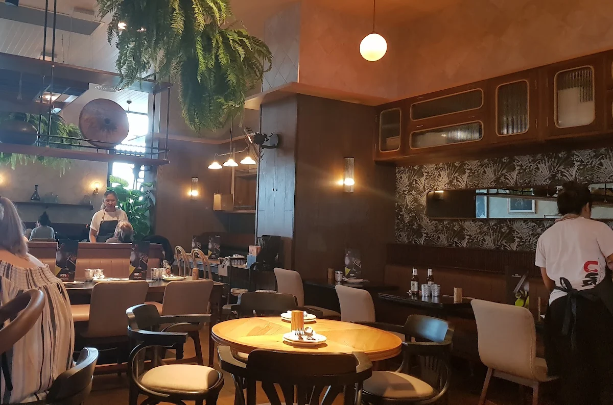 Vibe, Kinn Thai Greenhills