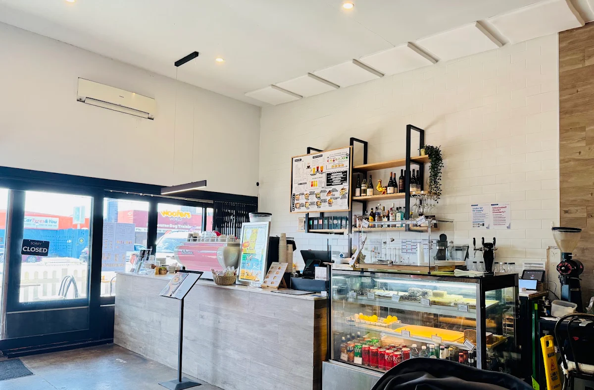 Vibe, SUM Cafe and Thai eatery