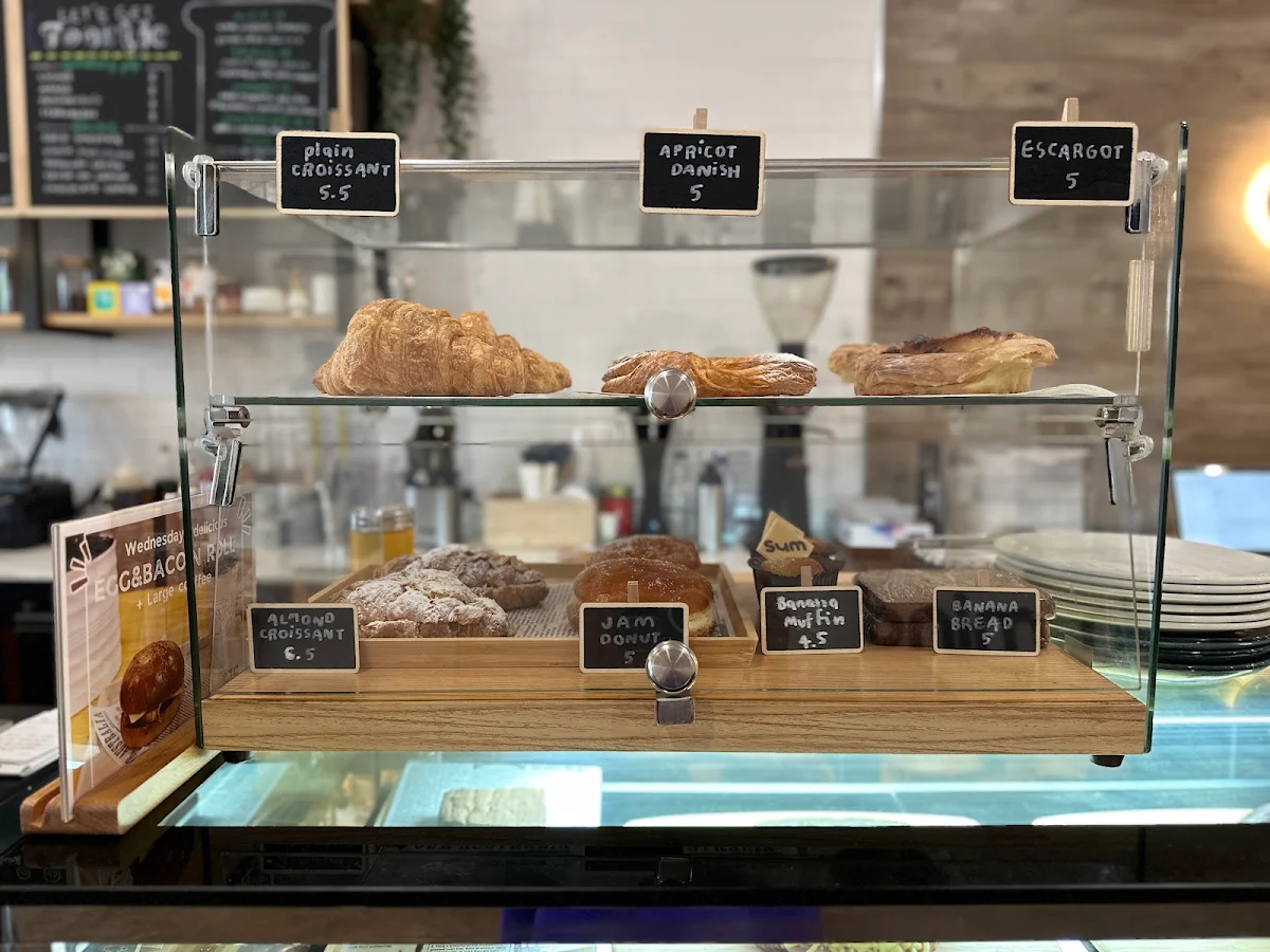 Vibe, SUM Cafe and Thai eatery