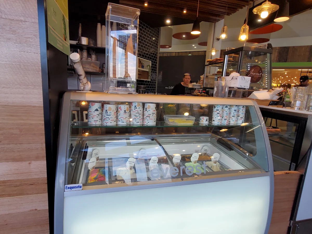 Vibe, The Loose Goose Cafe