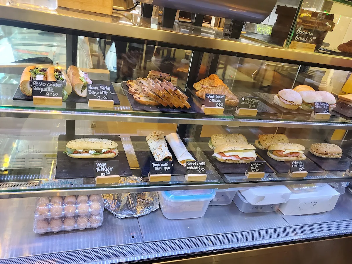 Vibe, The Loose Goose Cafe