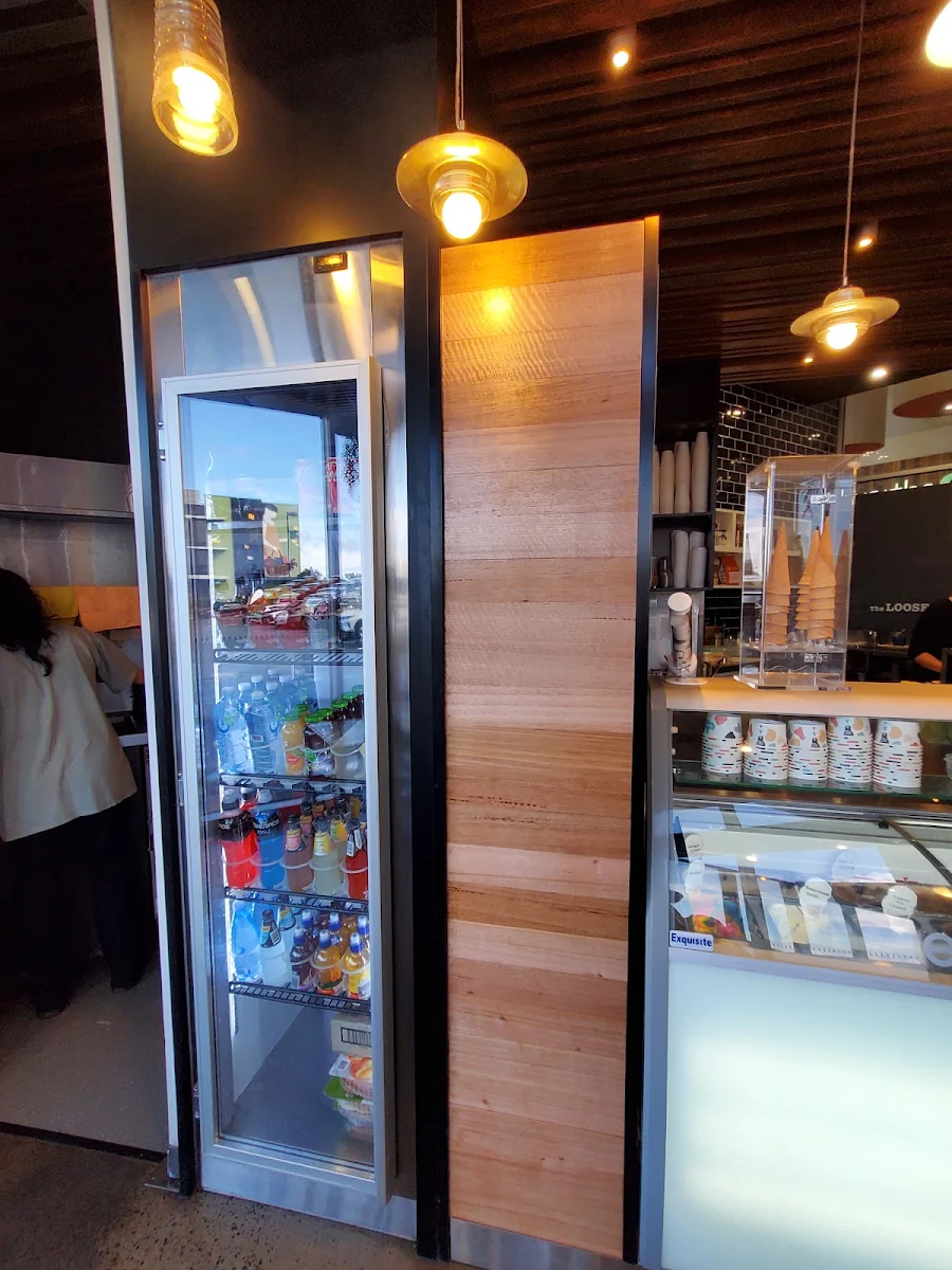 Vibe, The Loose Goose Cafe