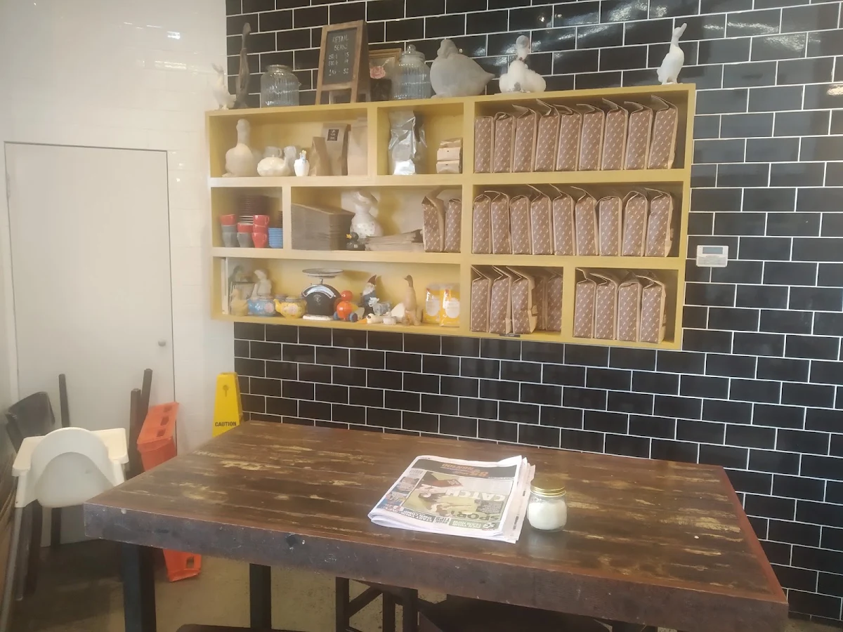 Vibe, The Loose Goose Cafe