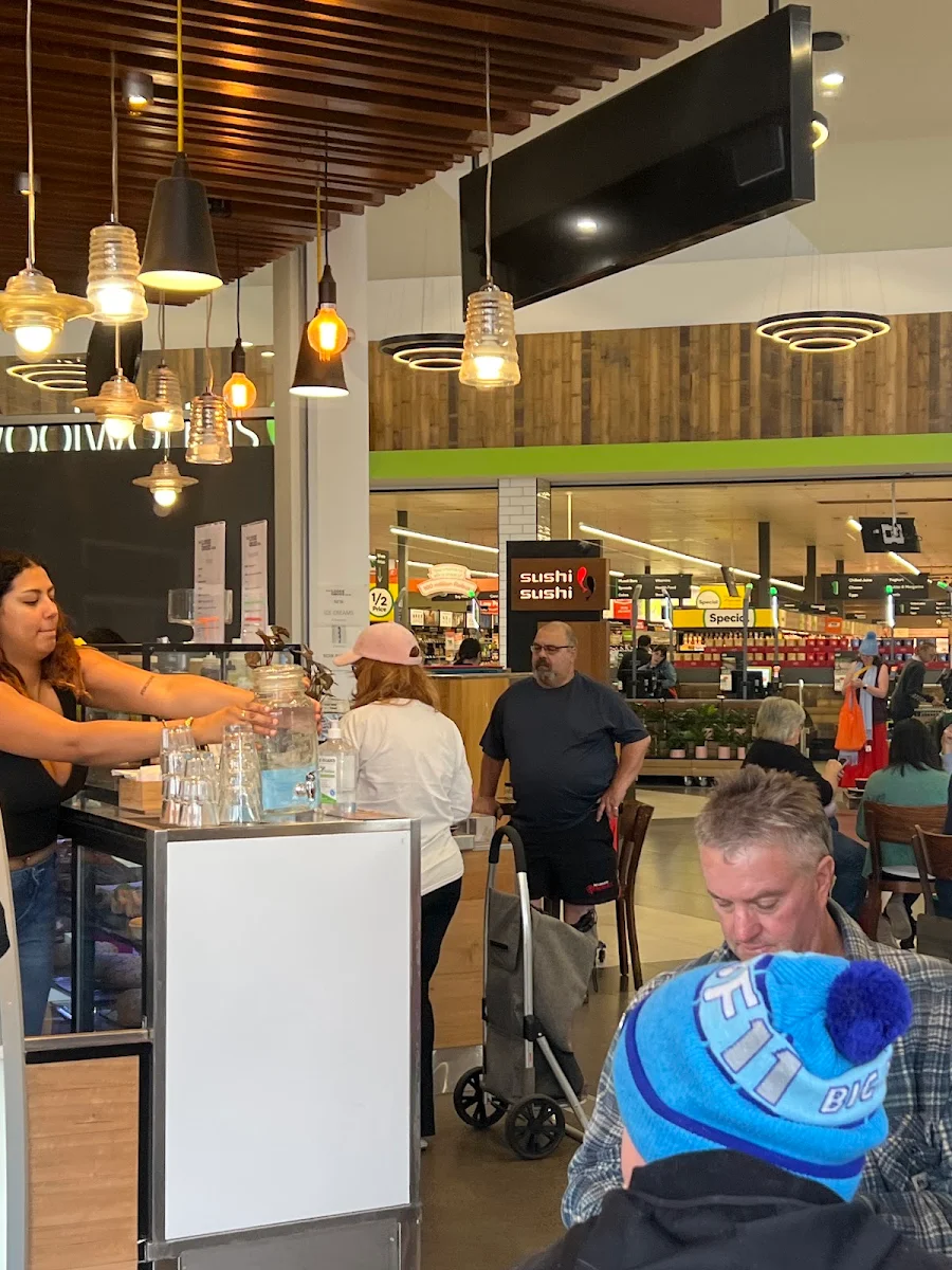 Vibe, The Loose Goose Cafe
