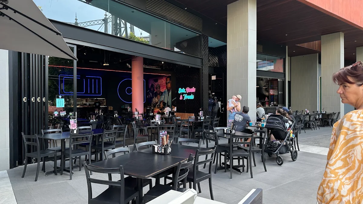 Vibe, Wara Sushi
