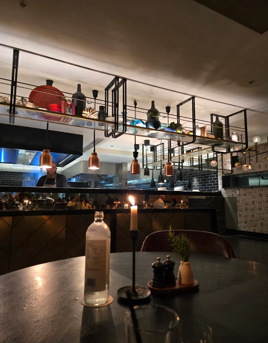Vibe, Pascale Bar & Grill