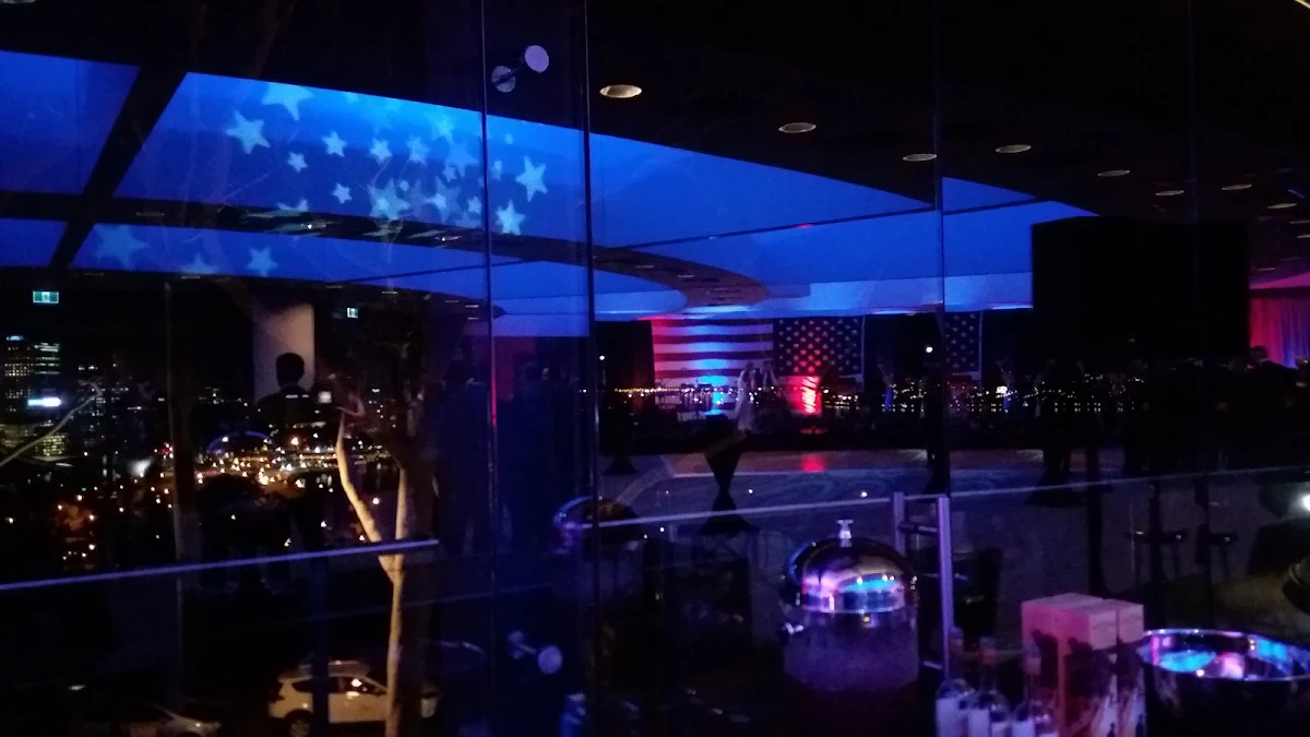 Vibe, Fraser's Restaurant