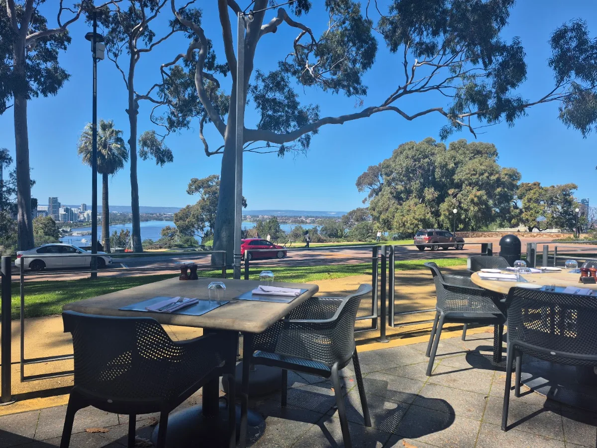 Vibe, Fraser's Restaurant