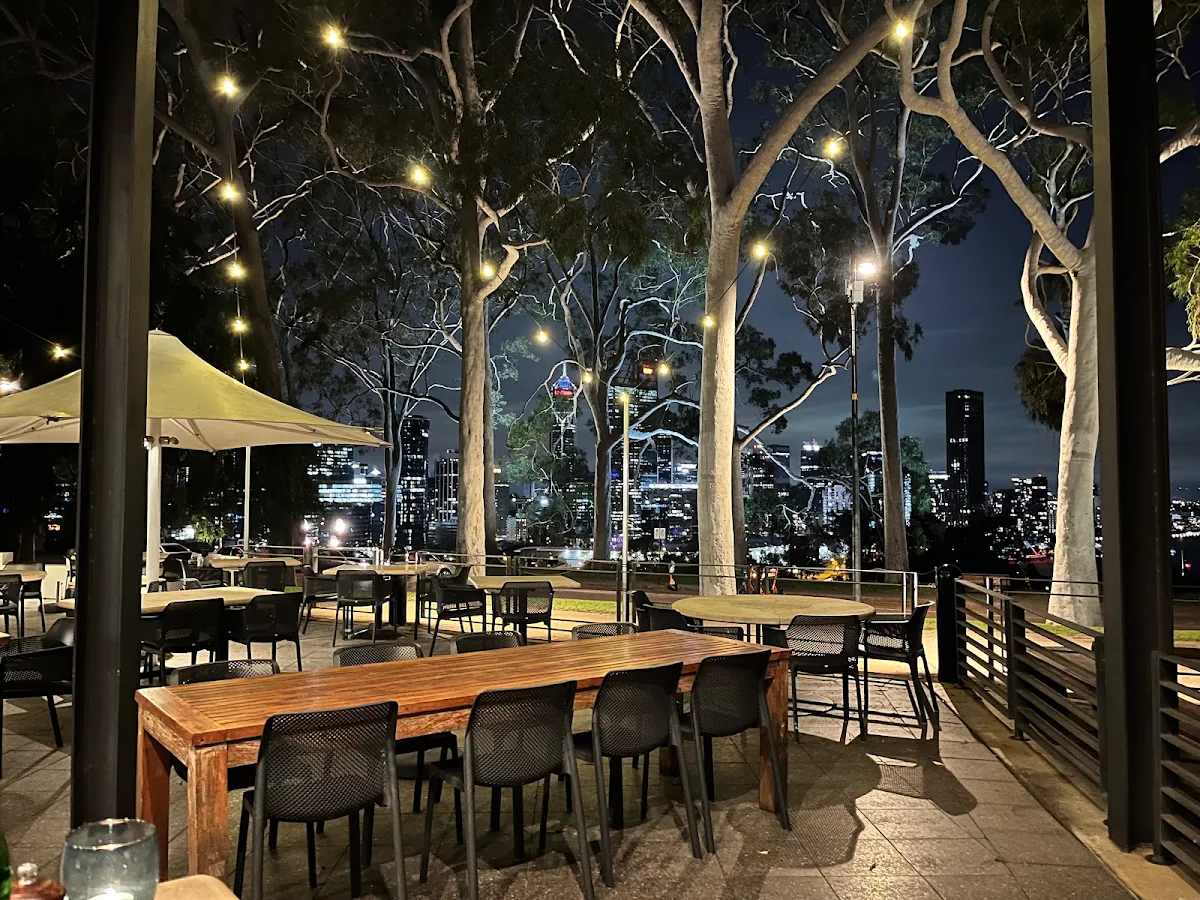 Vibe, Fraser's Restaurant