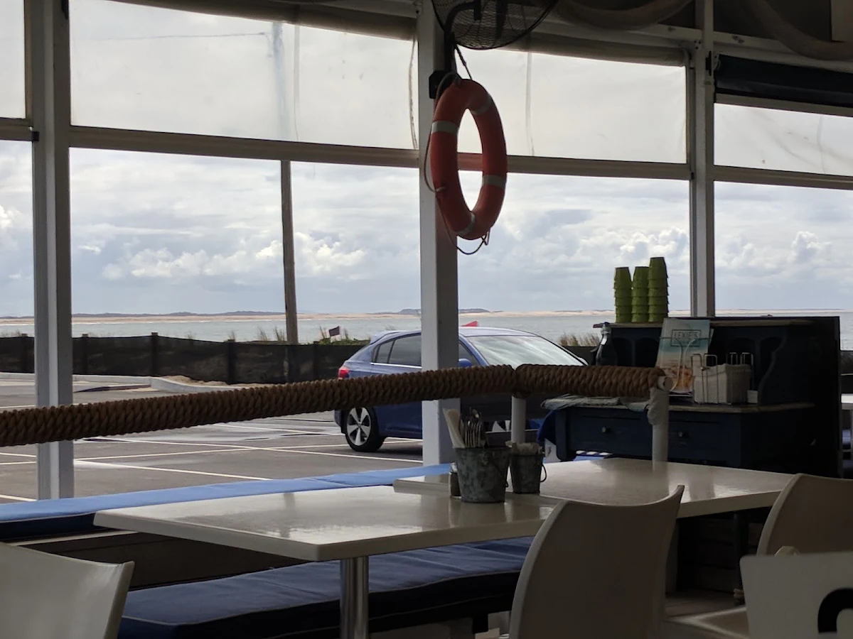 Vibe, Lexie's on the Beach & The Crow's Nest (upstairs)